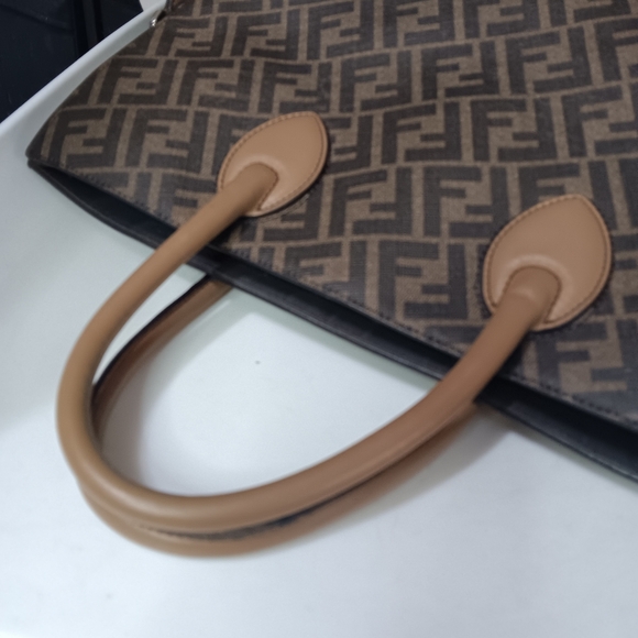 Fendi EUC ✨️Diagonal Vertical Shopper Tote Brown FF Monogram ✨ UNISEX🎁 - Picture 11 of 17